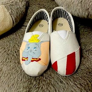 Dumbo shoes